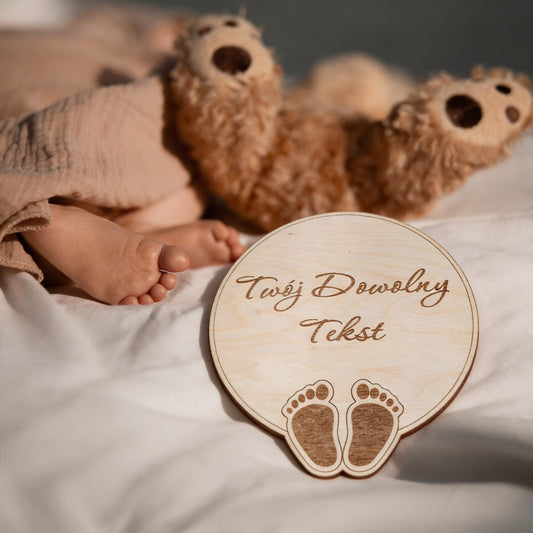 Personalizowane tabliczki ze stópkami z własnym napisem, dowolna ilość